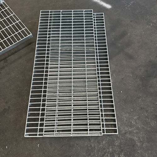 鋼格板護(hù)欄圍欄防護(hù)安全美觀